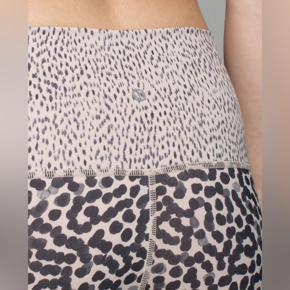 RARE Lululemon Wunder Under Crop II Full-On Luon (Roll Down) Yoga Run Workout - Picture 9 of 16